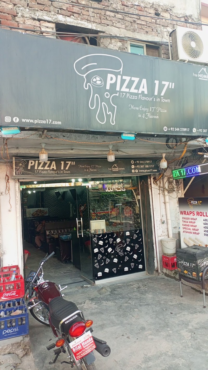 Pizza 17" in Jhelum, Punjab