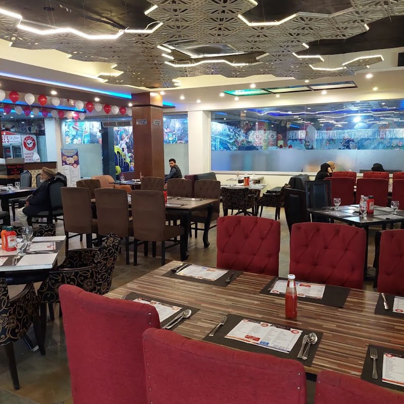 Malee's Café, Baker's and Family Restaurant in Gujranwala, Punjab