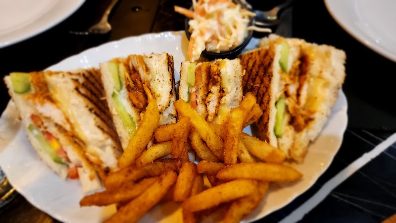 Monar Restaurant in Mīrpur Khās, Sindh