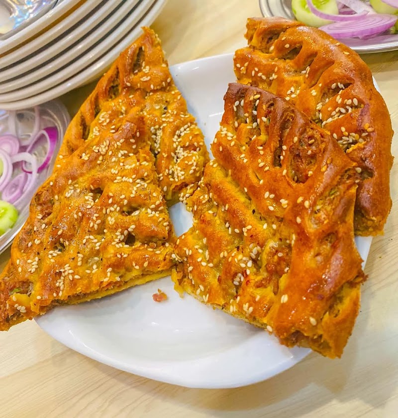 Khan Baba Restaurant in Lahore, Punjab