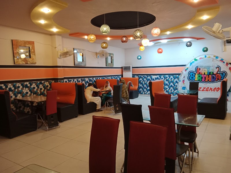 Pizzaneo Food Club - Near Gourmet Baker Zainab Mall usman commercial center Lodhran in Lodhrān, Punjab
