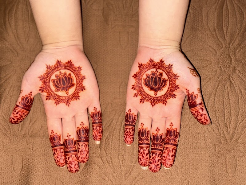 Mehndi by Malik's Mehandi Parlor in Chakwal, Punjab