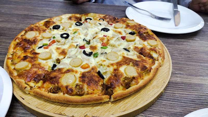 Kashif Fried Chicken & Cafe in Dera Ghazi Khan, Punjab