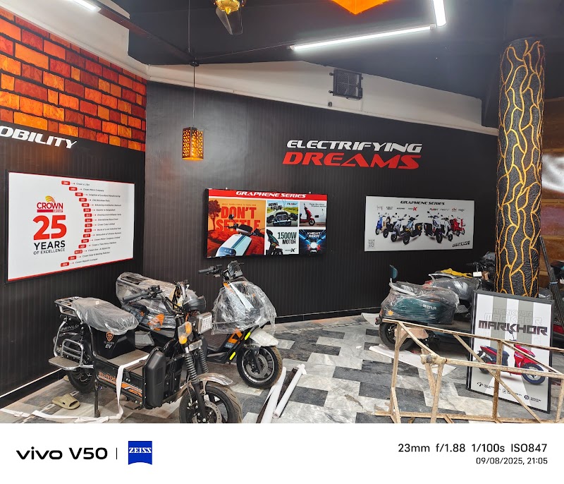 Mian Younas Trader crown electric mobility in Sheikhupura, Punjab