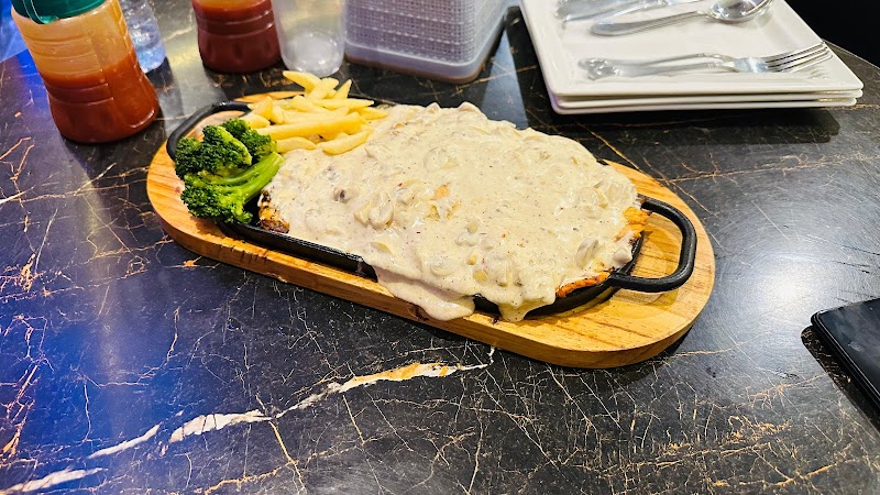 Legend Cafe in Kasur, Punjab