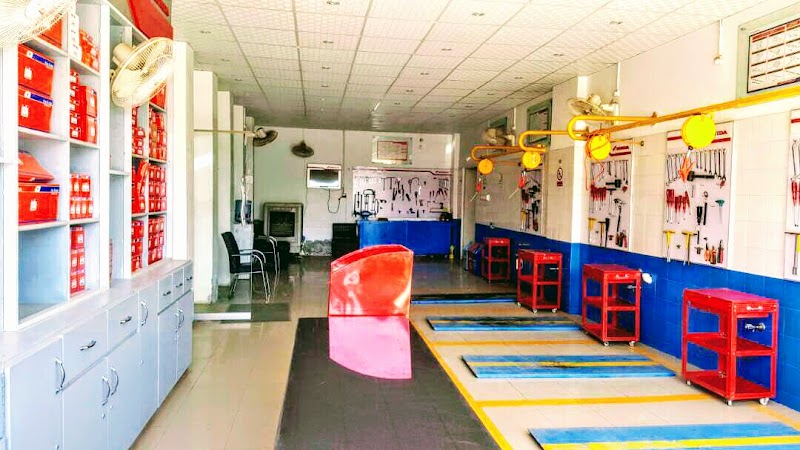 Makkah Honda Center (Atlas Honda Dealership) in Sargodha, Punjab