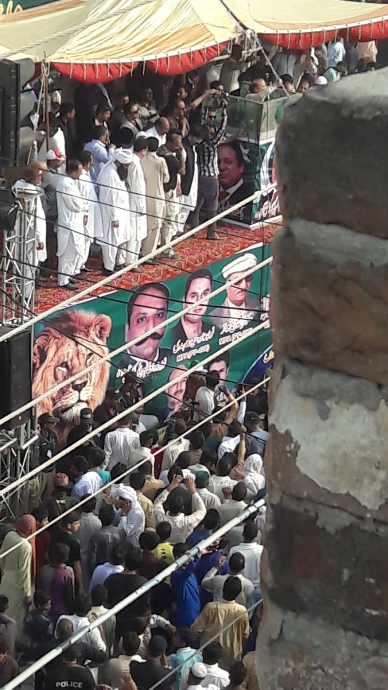 Khan Pan Corner in Gujrat, Punjab