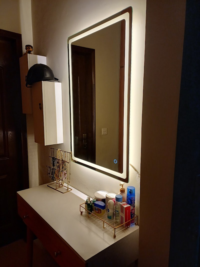 Royal Mirrors in Faisalabad, Punjab