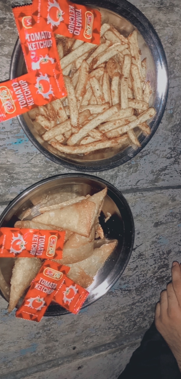 Mirza Samosa & Foods in Dera Ghazi Khan, Punjab