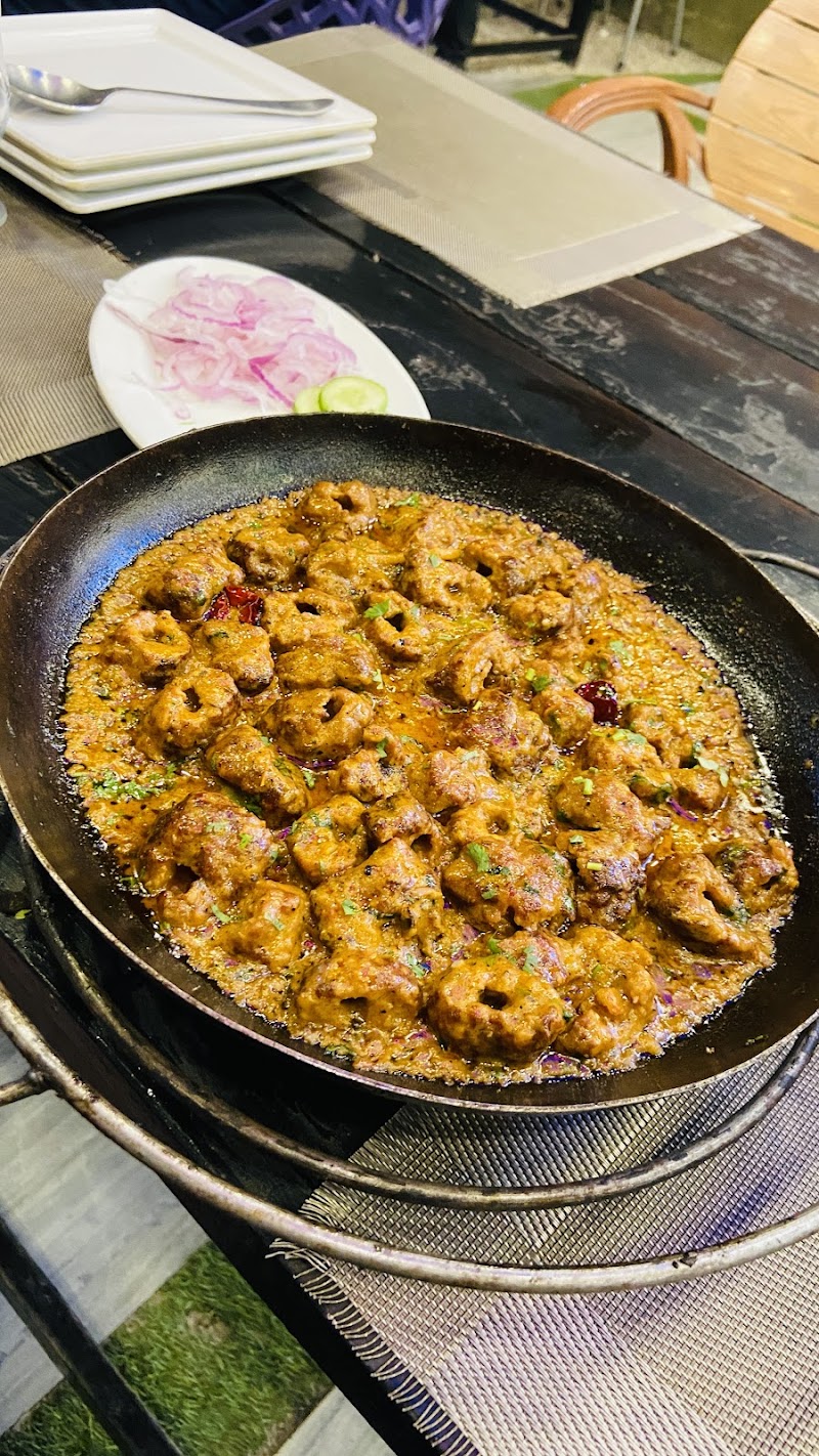 ezee fastfood in Mandi Bahauddin, Punjab