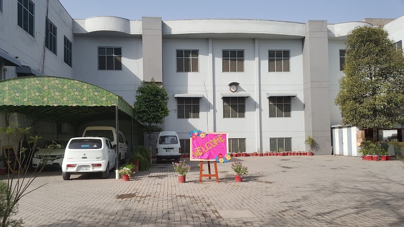 Chiniot Islamia School & College (Girls Campus) in Faisalabad, Punjab