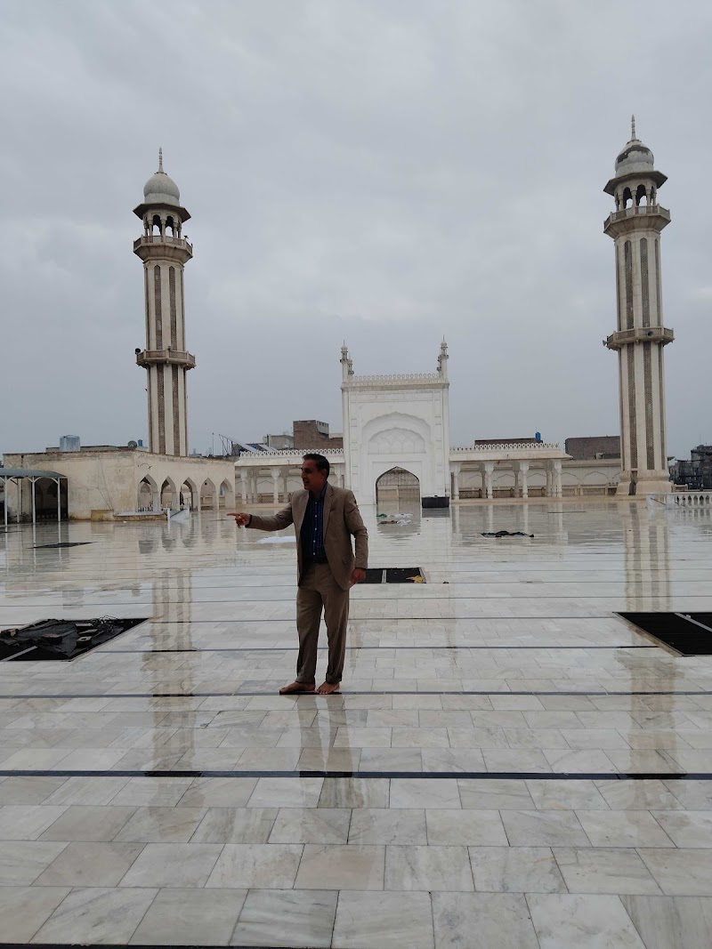 Suhail Rent A Car in Bahawalpur, Punjab