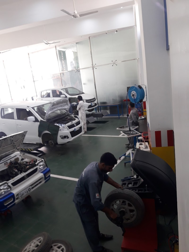 Suzuki DG Khan Motors (City Br.) in Dera Ghazi Khan, Punjab