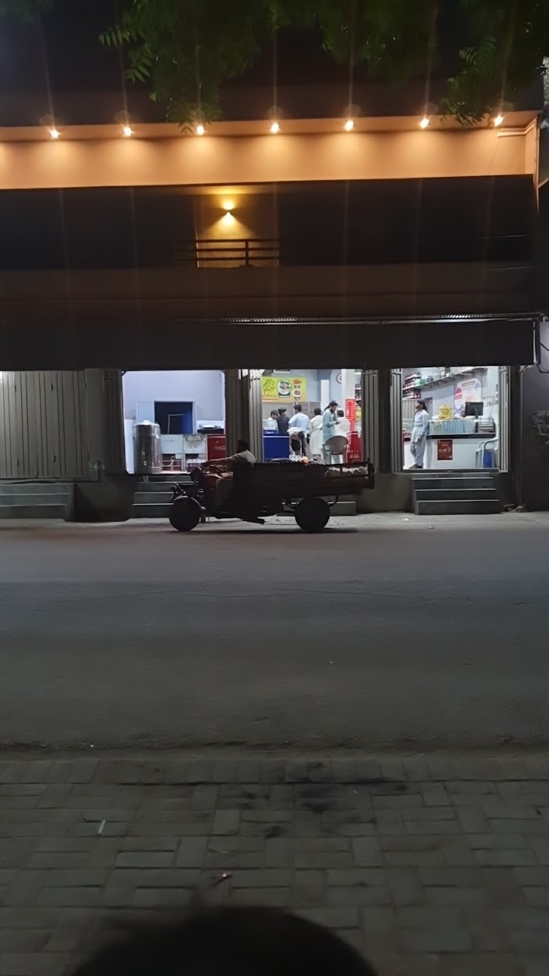 Mirza Samosa & Foods in Dera Ghazi Khan, Punjab
