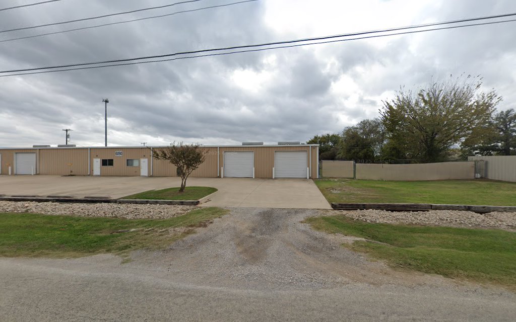 Handsome Lawn Service Lawn Care Service in Kennedale, TX