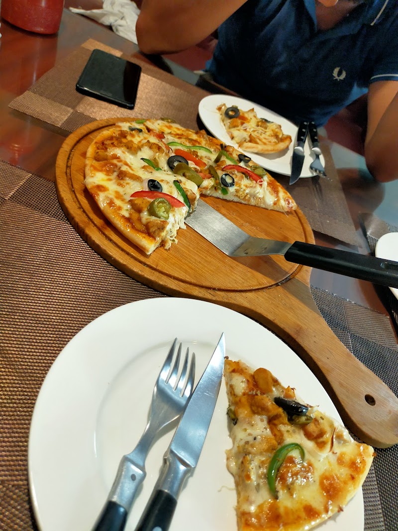 Avenue Lounge in Bahawalnagar, Punjab