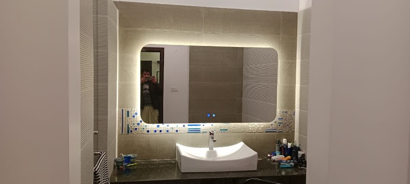 Royal Mirrors in Faisalabad, Punjab