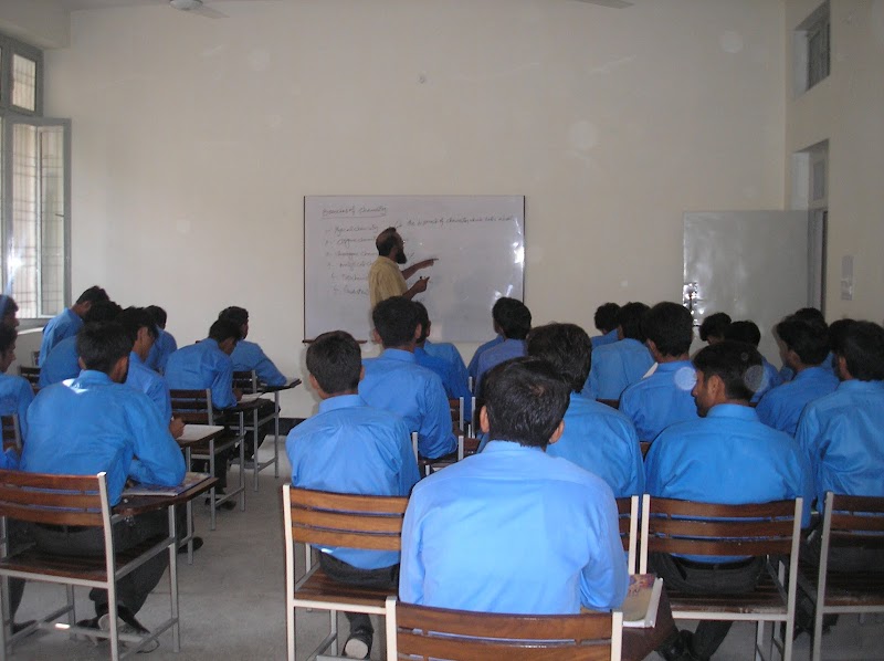 Government College of Technology Kamalia in Kamalia, Punjab