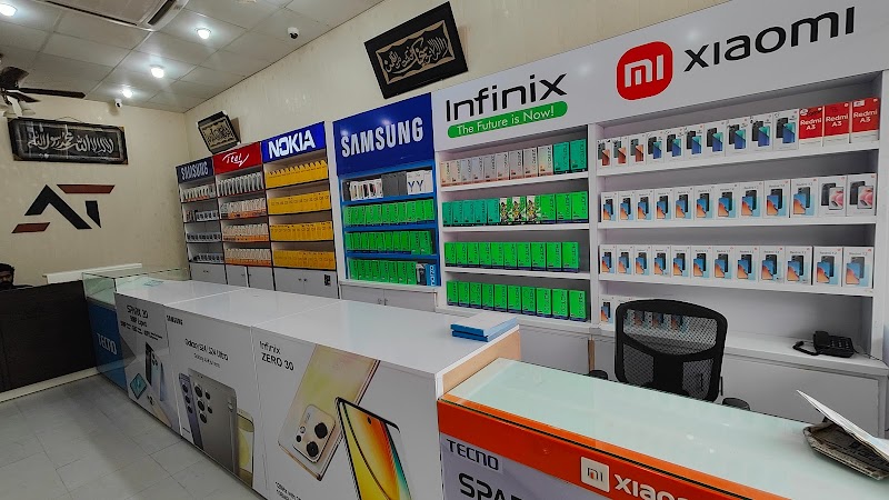 OPPO EXPERIENCE STORE (KWL 3648) in Khanewal, Punjab