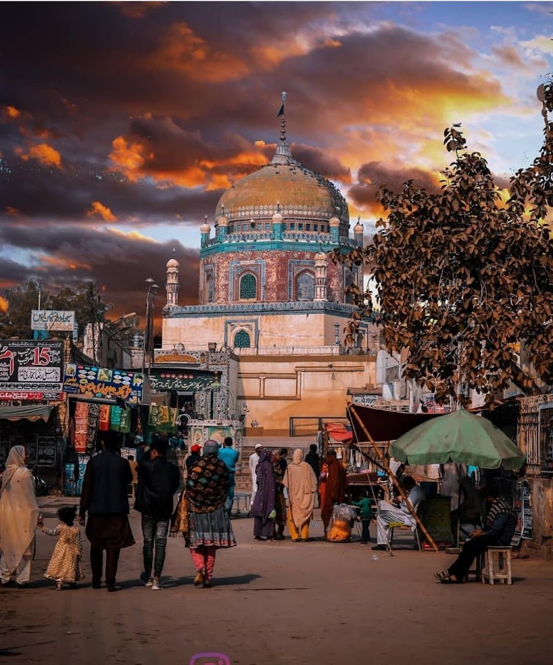 Shah Shams Darbar Multan in Multan, Punjab