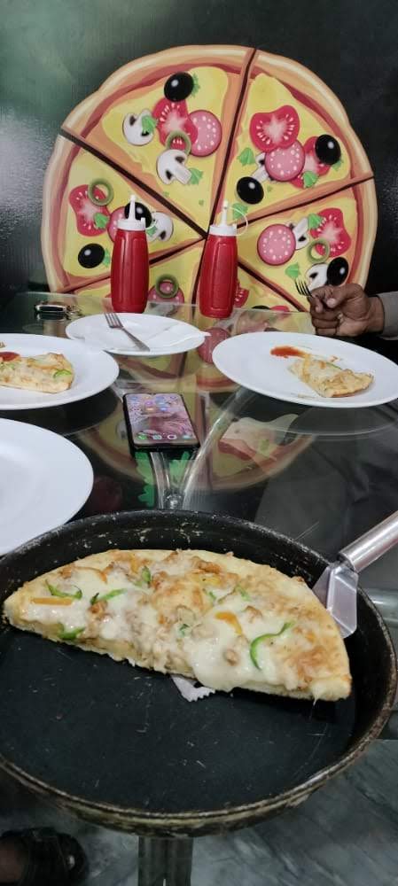Gullu Pizza in Pākpattan, Punjab