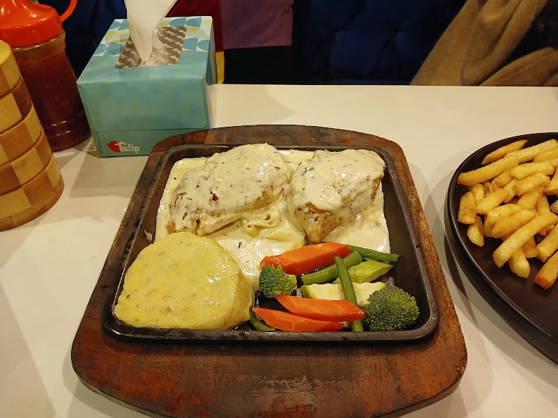 Rowdy'z in Sialkot, Punjab