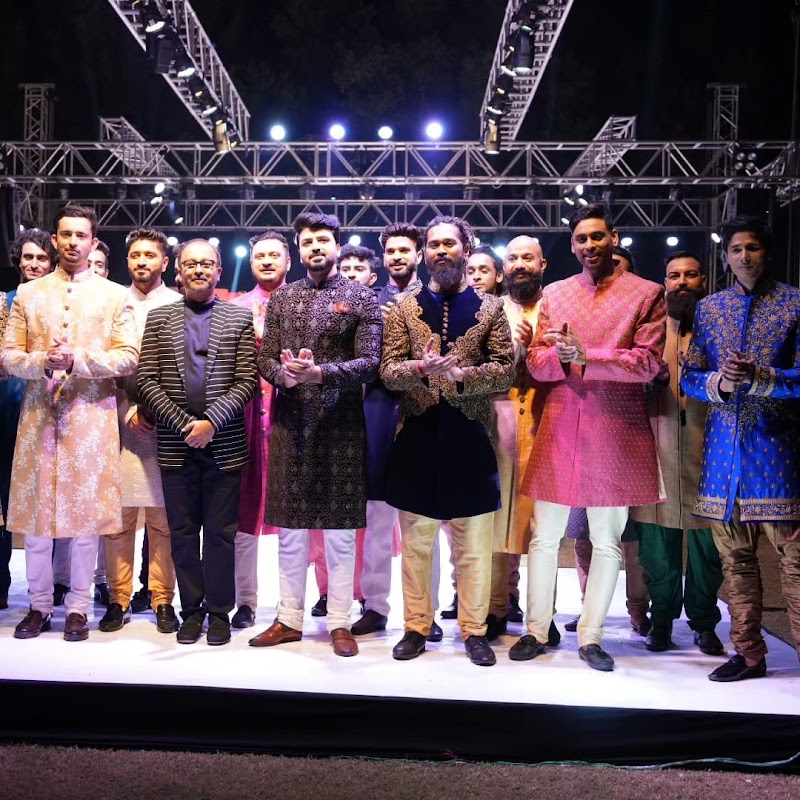 Gadhavi's in Vadodara, GJ