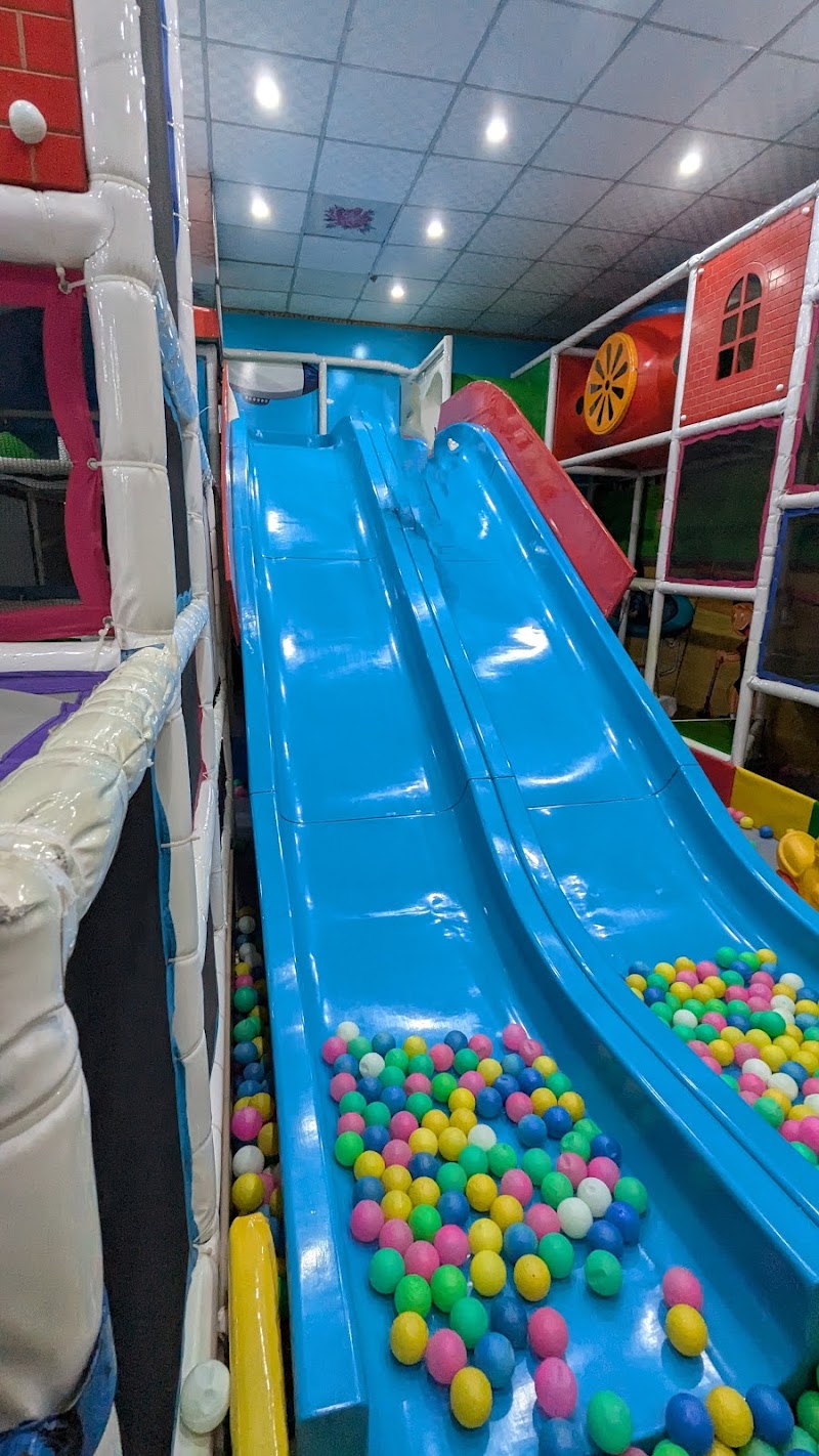 Sultania Super Store سلطانیہ سُپر سٹور in Dera Ghazi Khan, Punjab