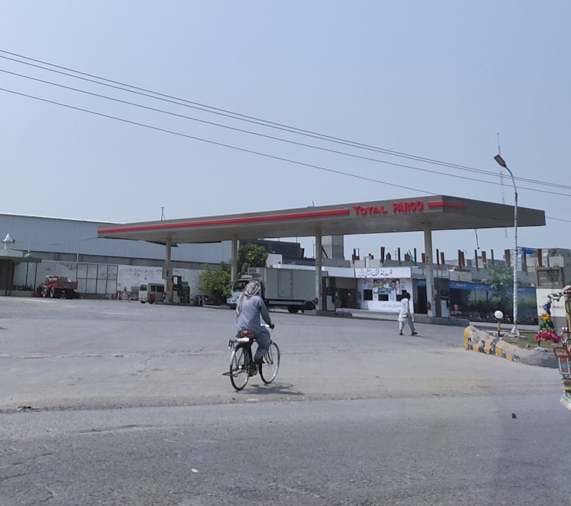 Mushtarka Taj Filling station in Muridke, Punjab