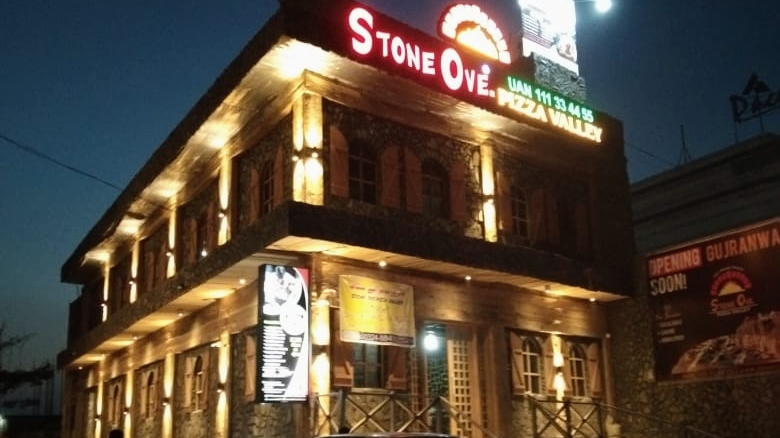 Stone Ove Pizza Valley in Gujranwala, Punjab
