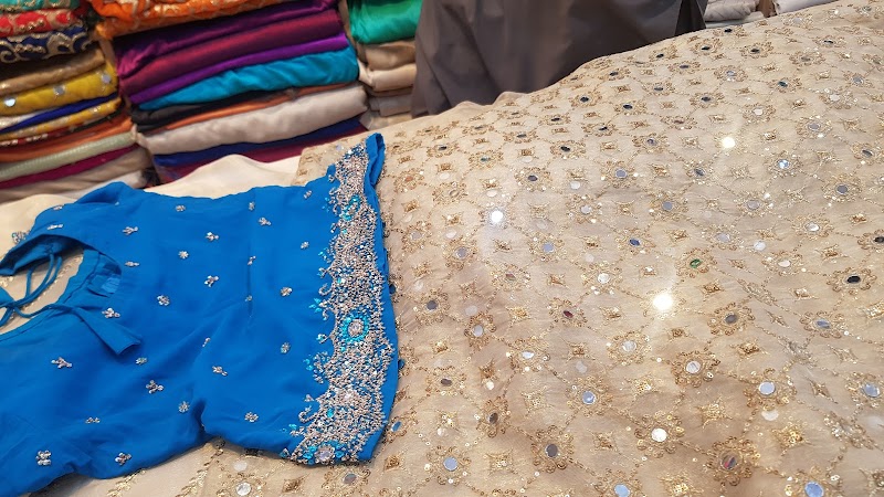 Aroosa Beauty Parlour in Jhang, Punjab