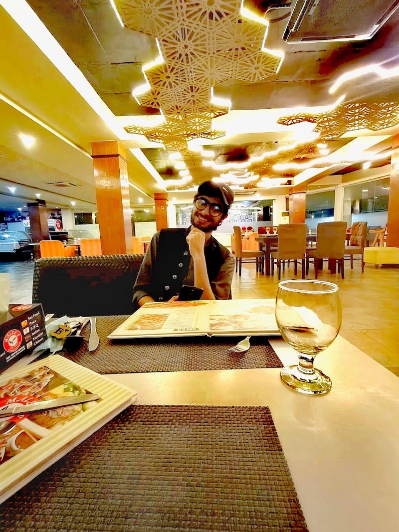 Malee's Café, Baker's and Family Restaurant in Gujranwala, Punjab