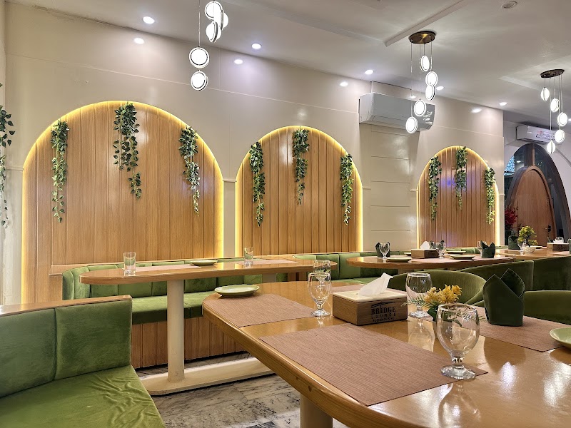 Bridge Lounge in Sarai Alamgir, Punjab