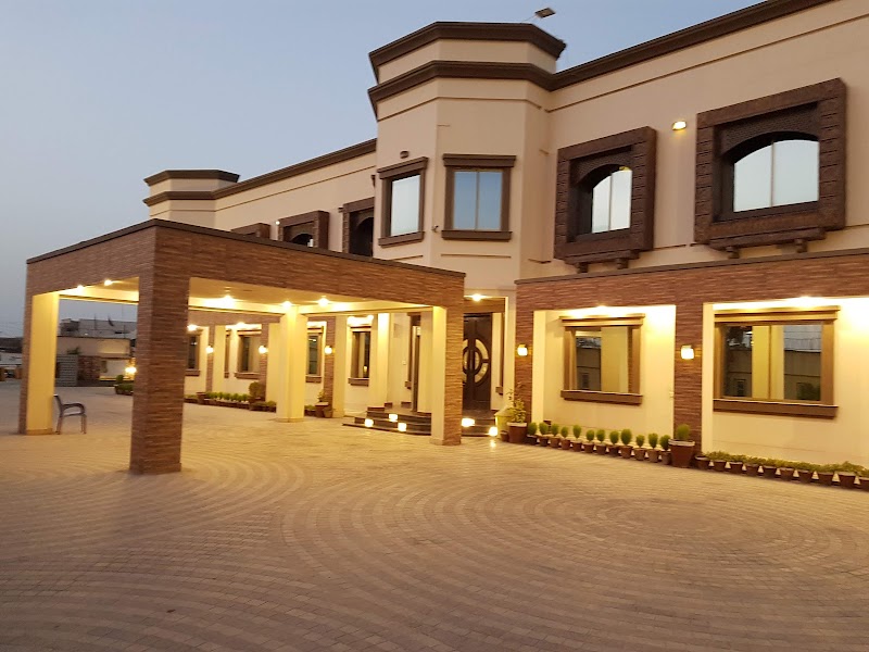 MIDWAY HOTEL & RESTAURANT in Sadiqabad, Punjab