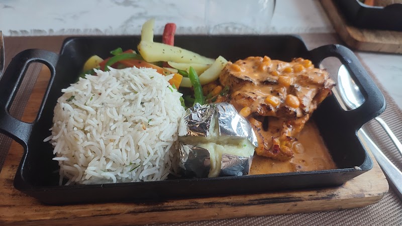 New Kashif Cafe & Restaurant in Dera Ghazi Khan, Punjab