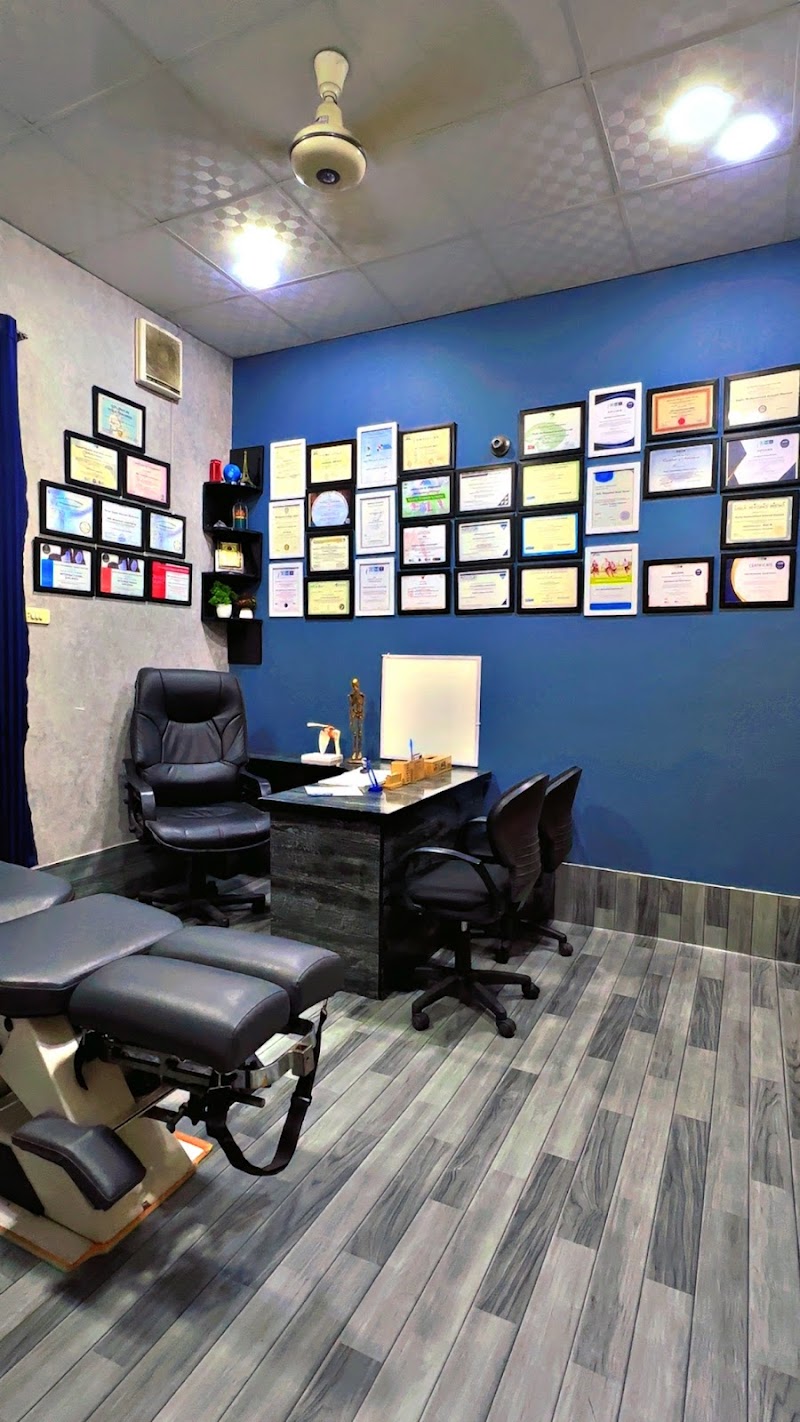 Move Better Clinic (Chiropractic, Physiotherapy, Acupuncture, Spine Care & Sports Therapy Centre) in Faisalabad, Punjab