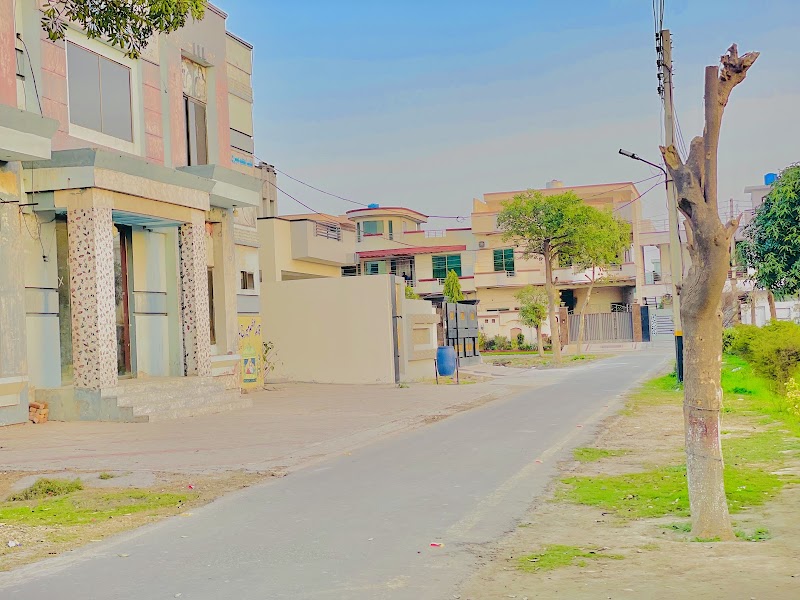 Quaid-e-Azam Town Sialkot road Gujranwala in Gujranwala, Punjab