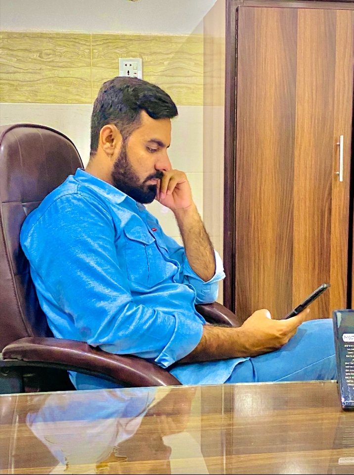 Dr Hasnain Farid (Physiotherapist) in Sahiwal, Punjab