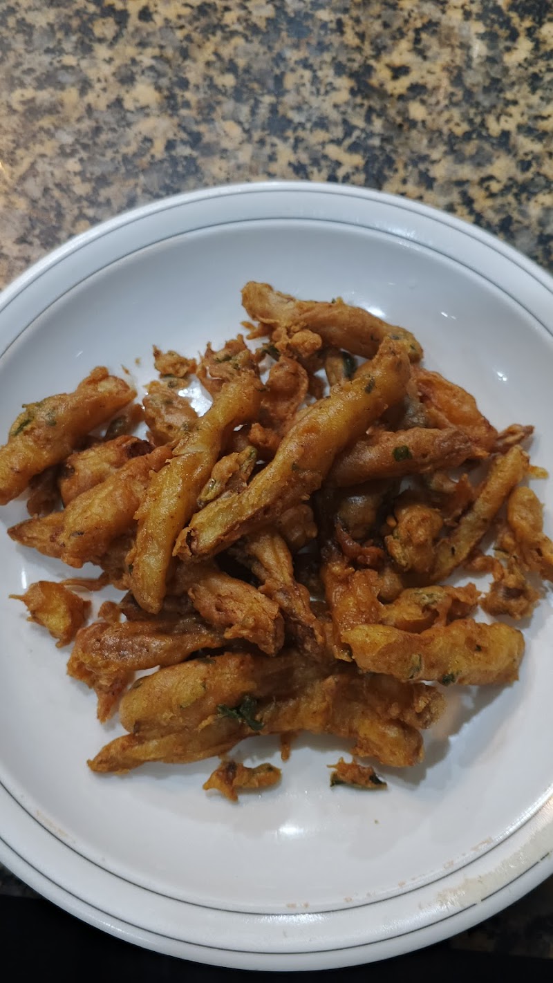 Ashraf Samosa & fast food in Mandi Bahauddin, Punjab