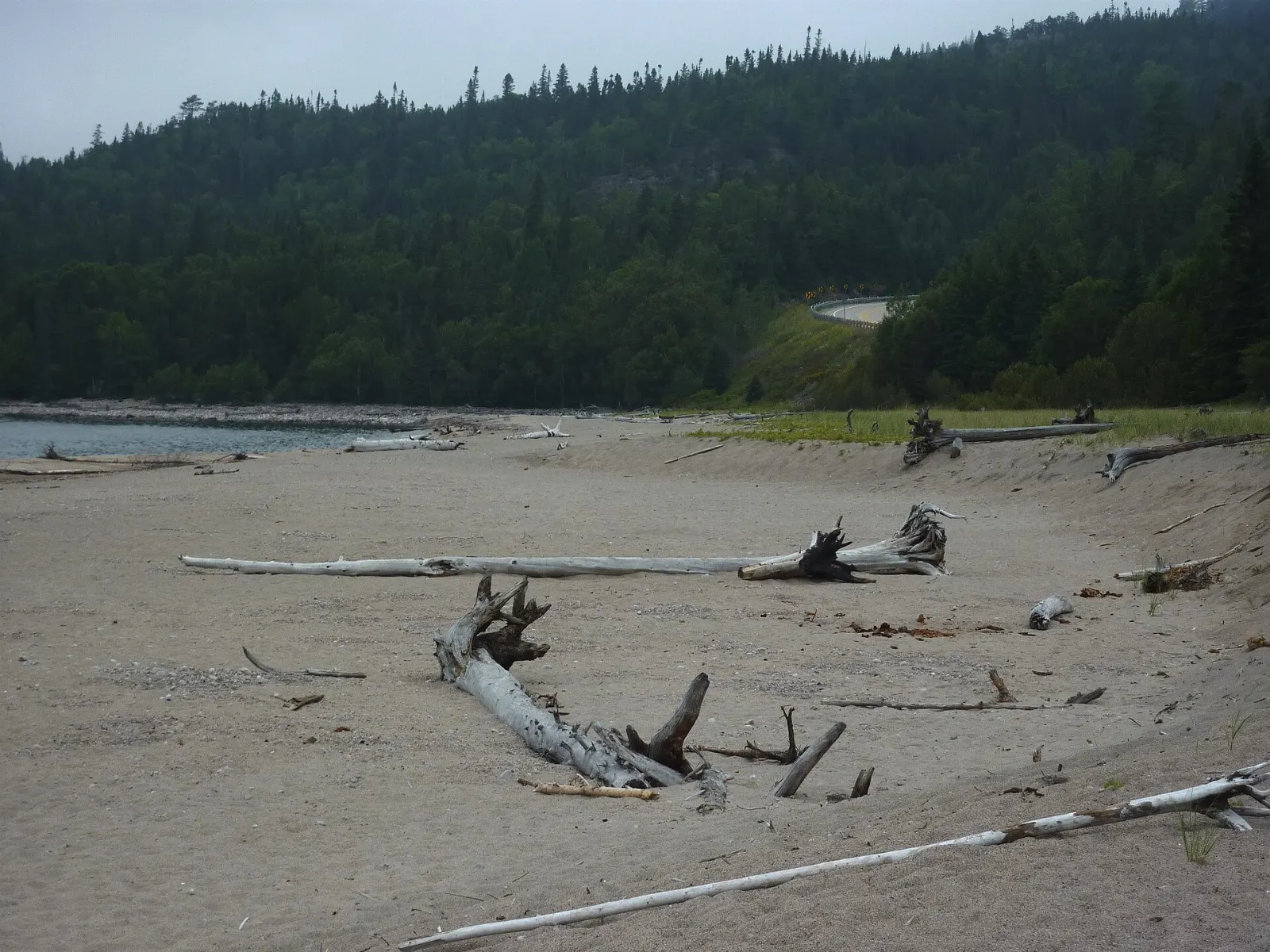 Old Woman Bay beach and cliff in Lake Superior Provincial Park, Agawa Canyon, Ontario