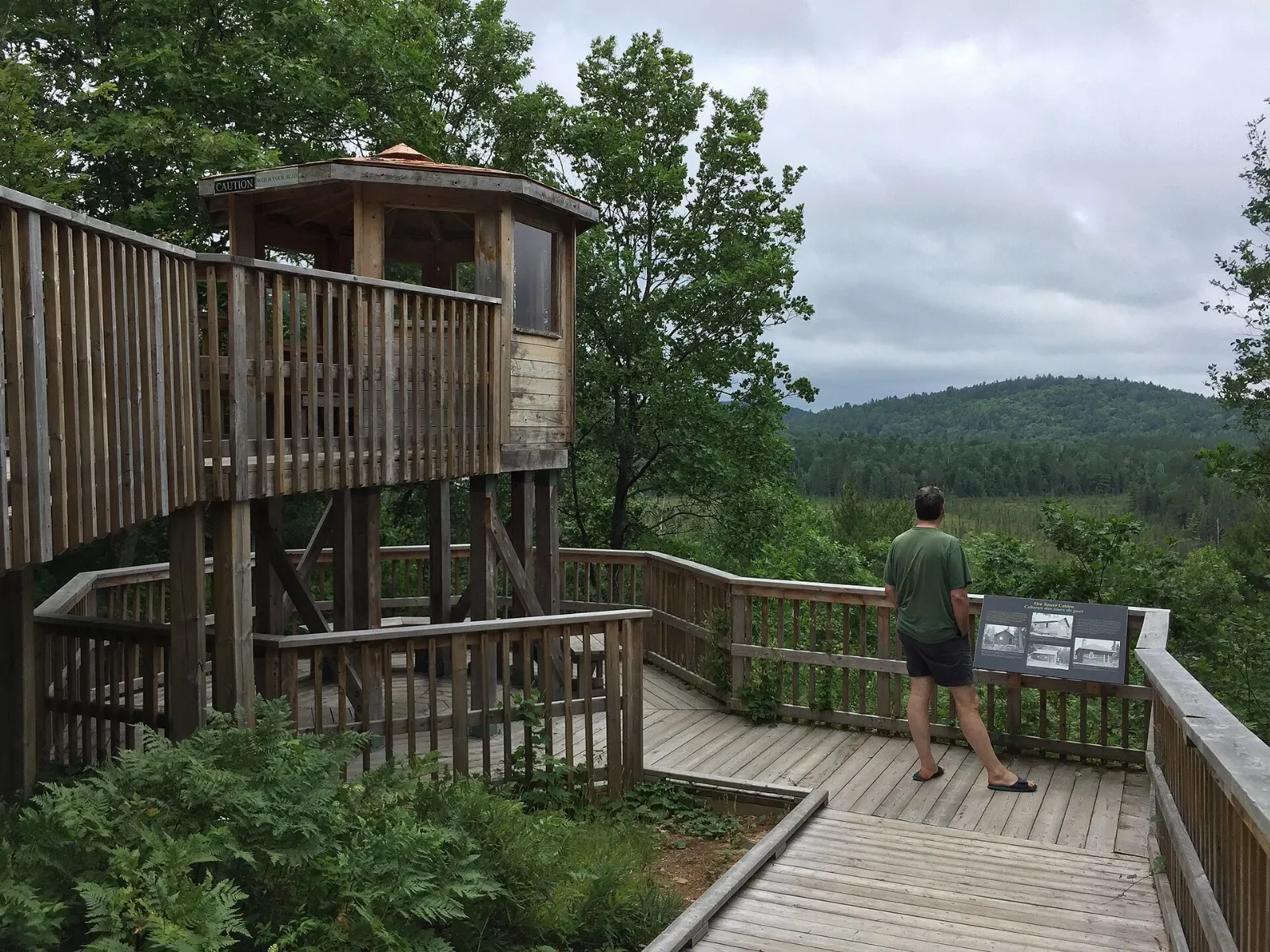 The Algonquin Visitor Centre building beside Highway 60, Algonquin Provincial Park, Ontario