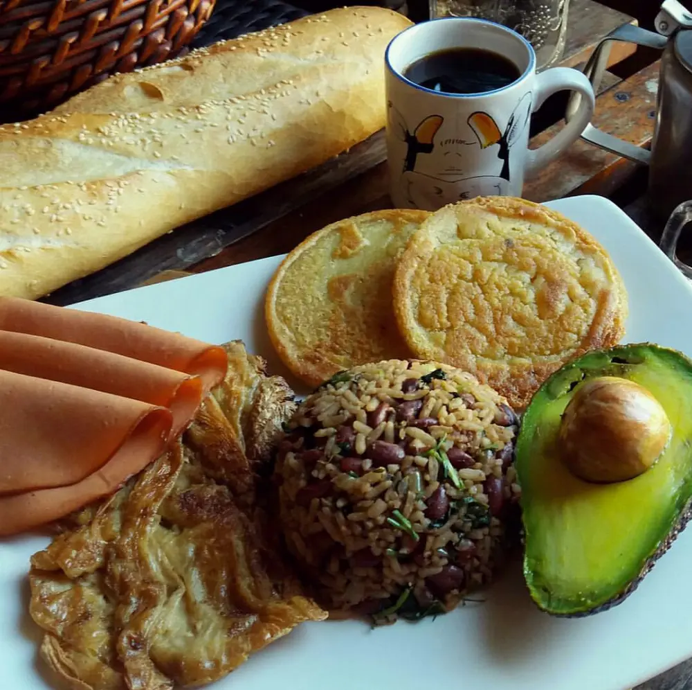 Gallo pinto in Arenal, Costa Rica