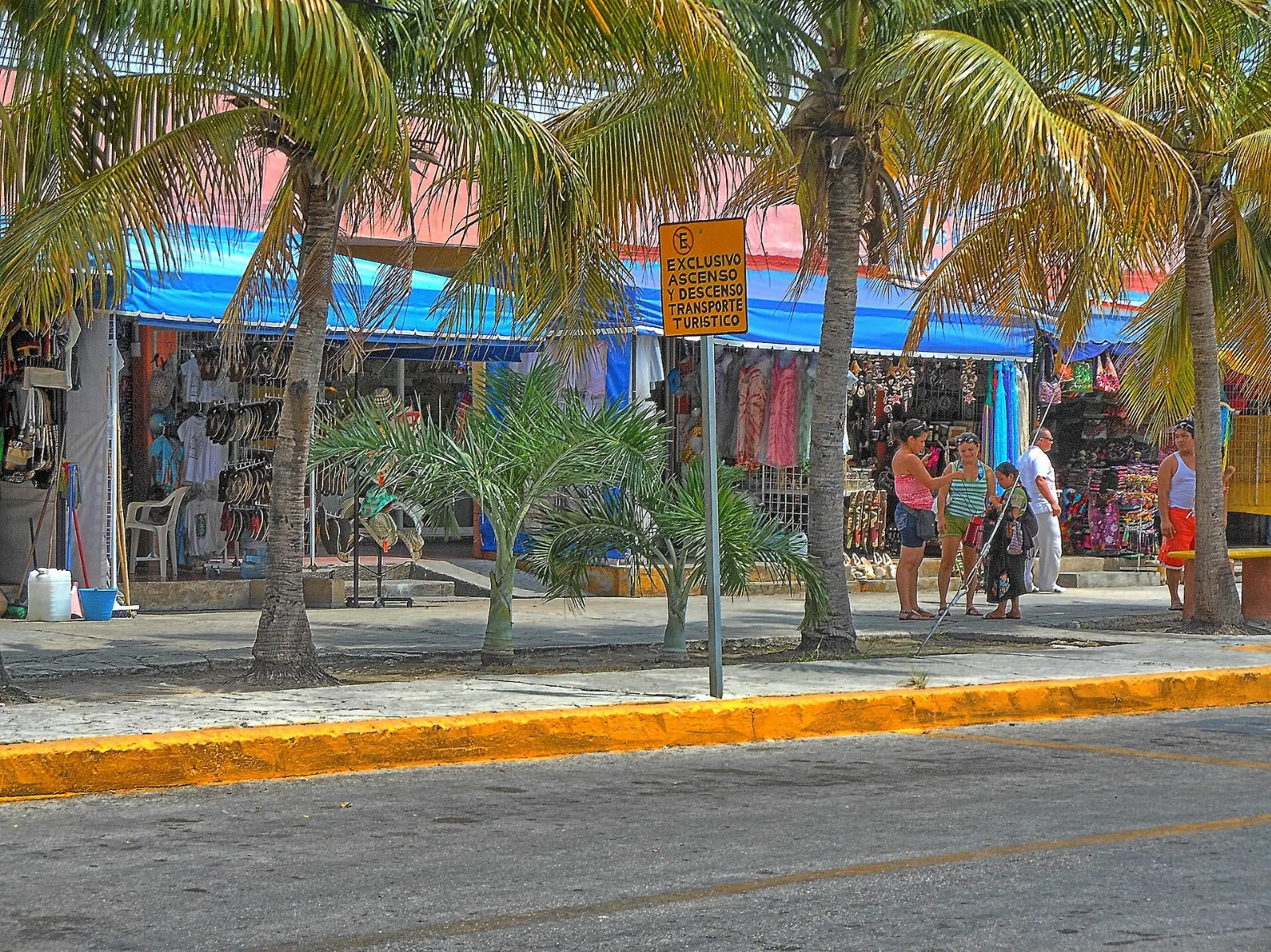 Stalls and shops at Mercado 28 in downtown Cancún, Quintana Roo