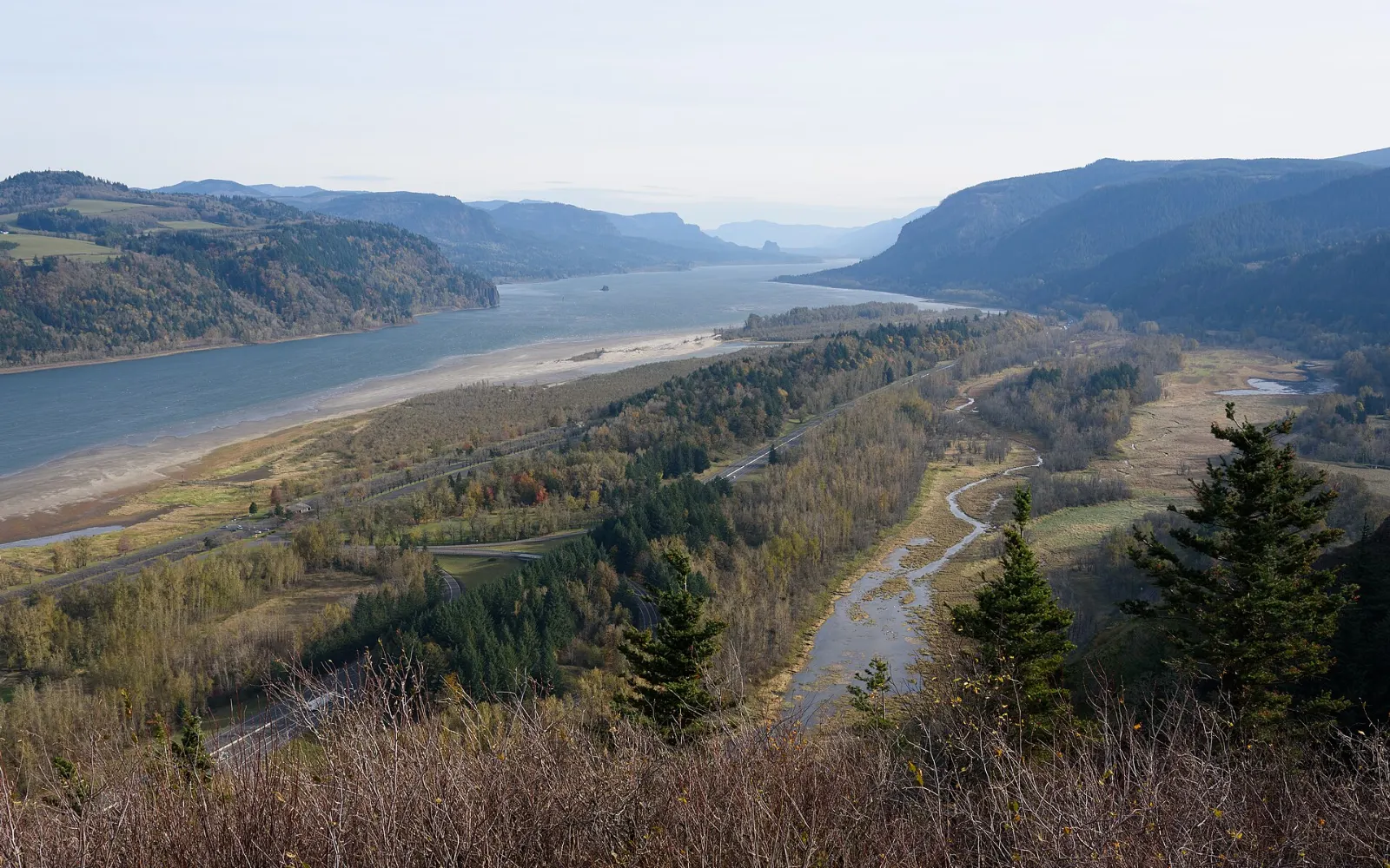 Columbia River Gorge Oregon Multnomah Falls and Hood River