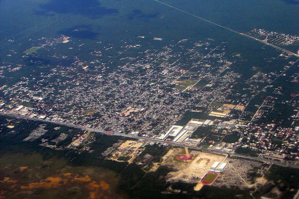 Alfredo Bonfil, Edzná, Campeche