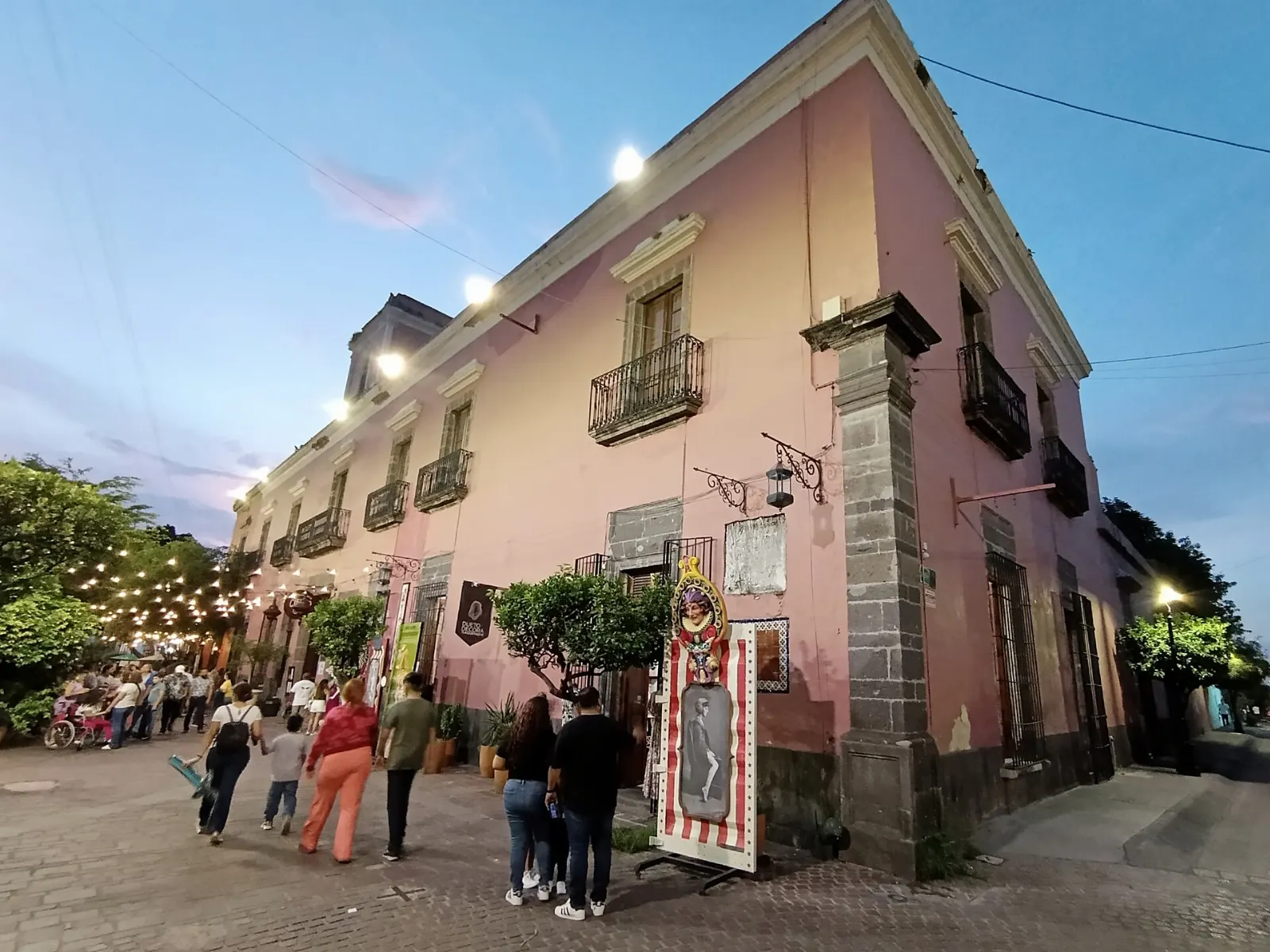 Pedestrian street with craft shops in Tlaquepaque, Guadalajara, Jalisco
