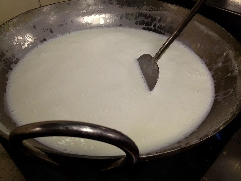 Doodh jalebi in Jhang, Pakistan