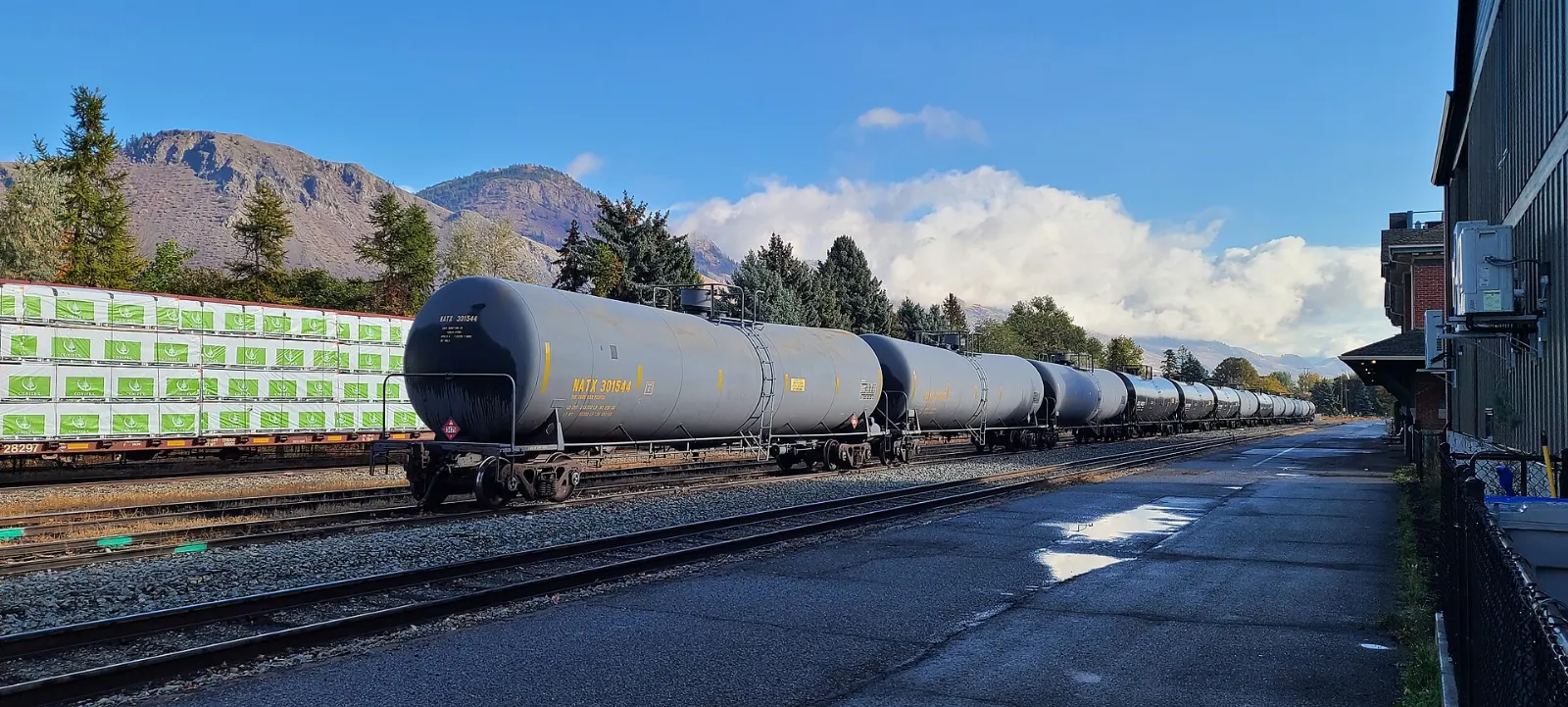 The steam locomotive Spirit of Kamloops on the heritage railway, British Columbia