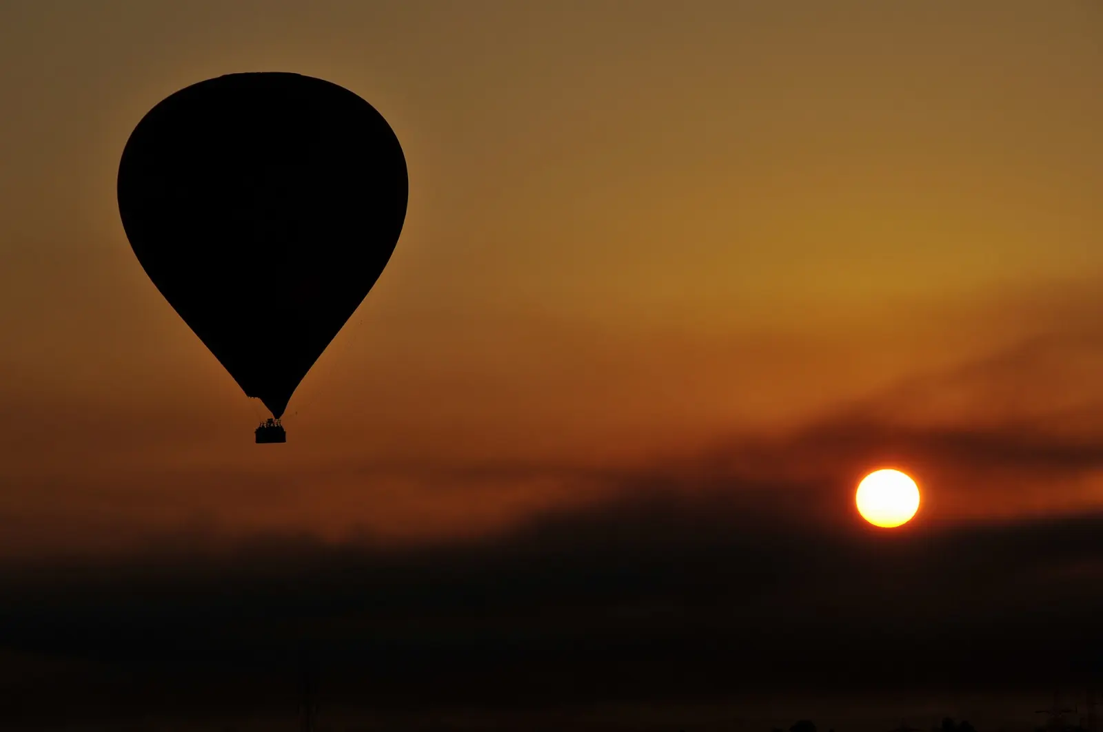 Luxor West Bank sunrise balloon flight, Luxor, Egypt