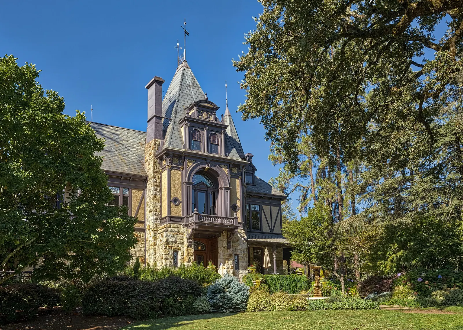 St. Helena Main Street and Beringer, Napa Valley, California, United States